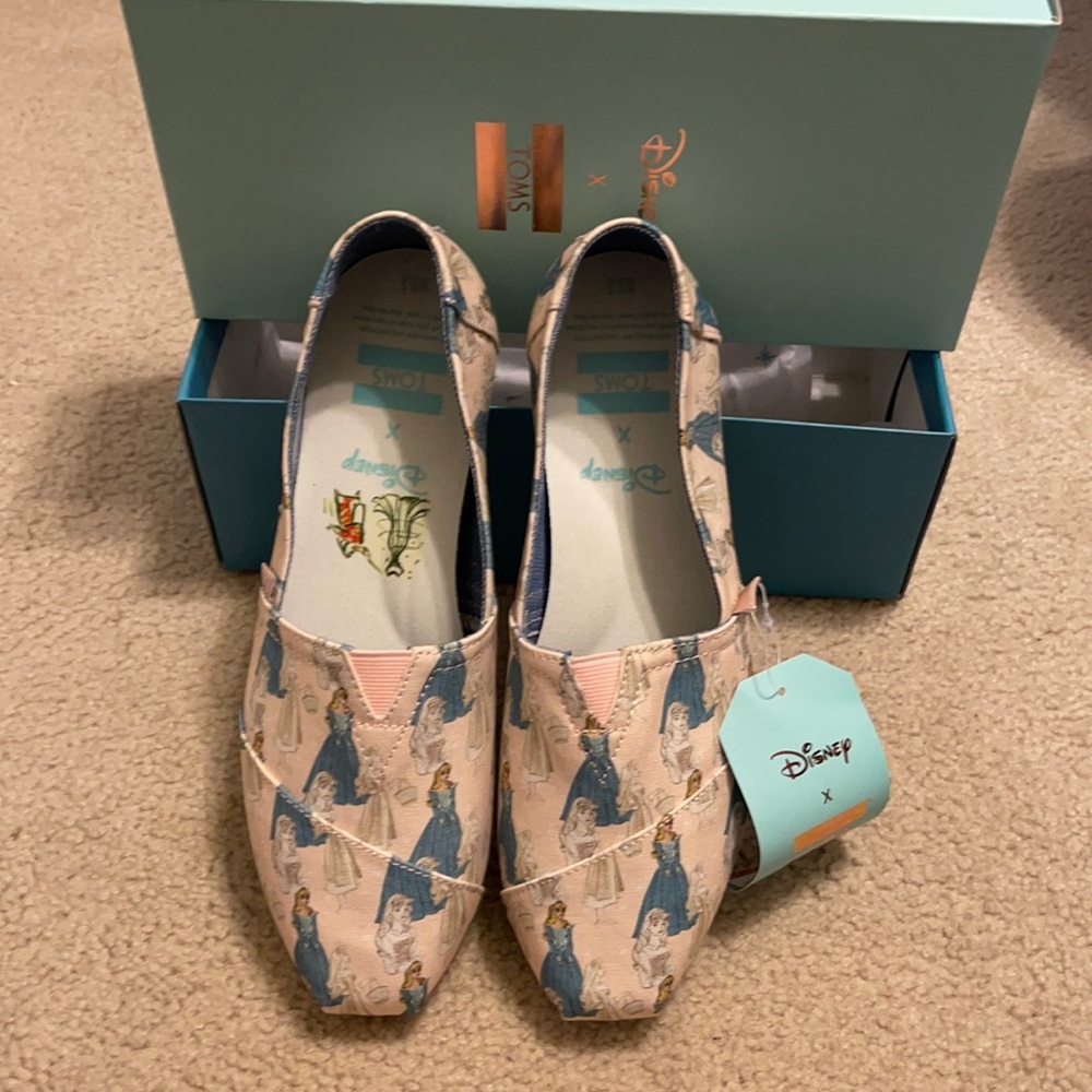New Disney x Toms Limited Edition Sleeping Beauty Slip On shoes